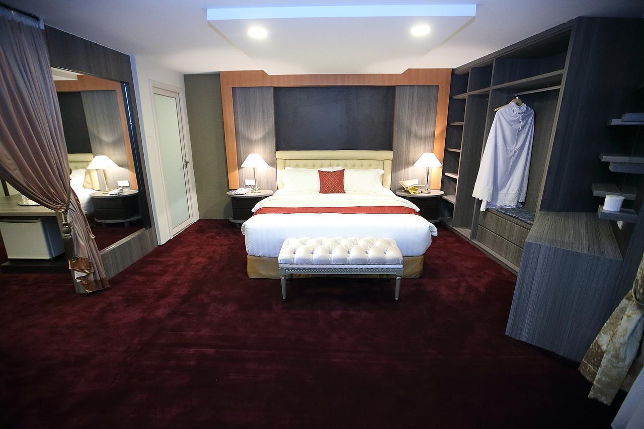 Al Khatiri Hotel Kubang Kerian Buitenkant foto