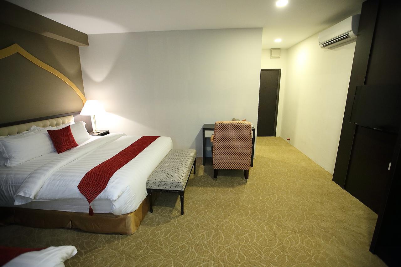 Al Khatiri Hotel Kubang Kerian Buitenkant foto